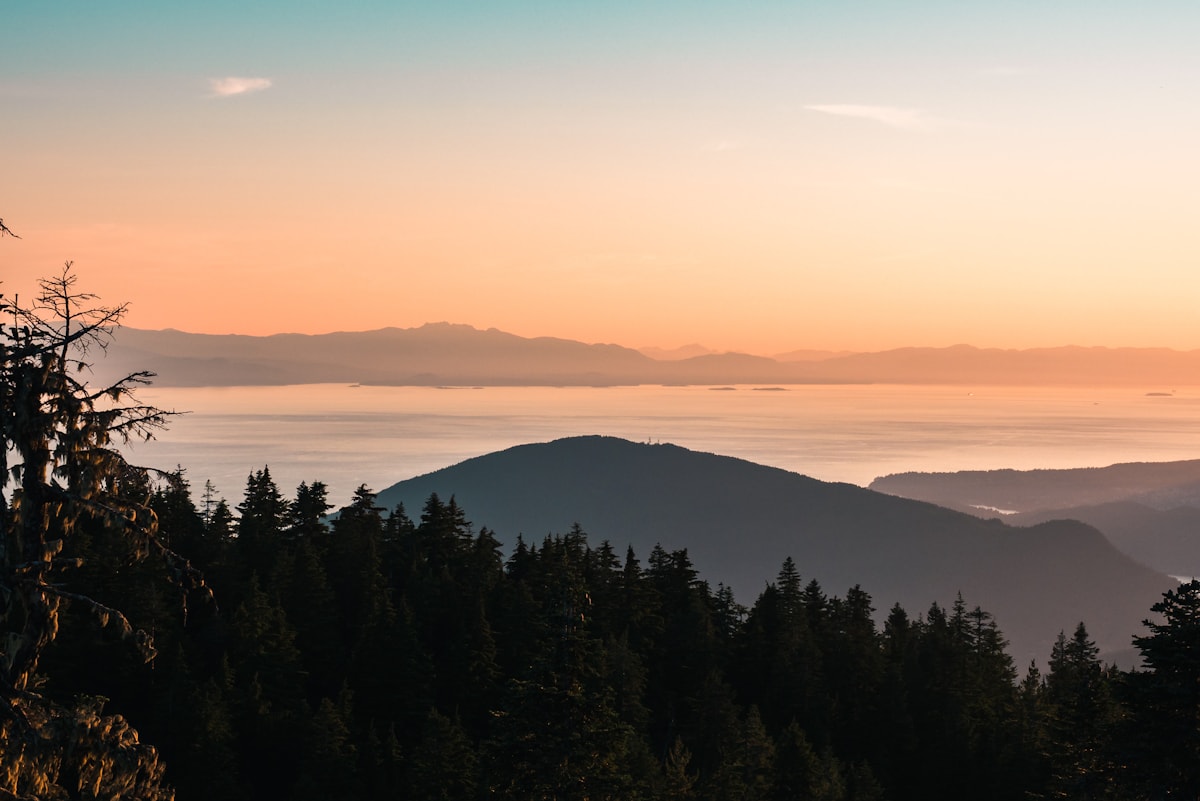Paysage — Le soir venu sur les crêtes