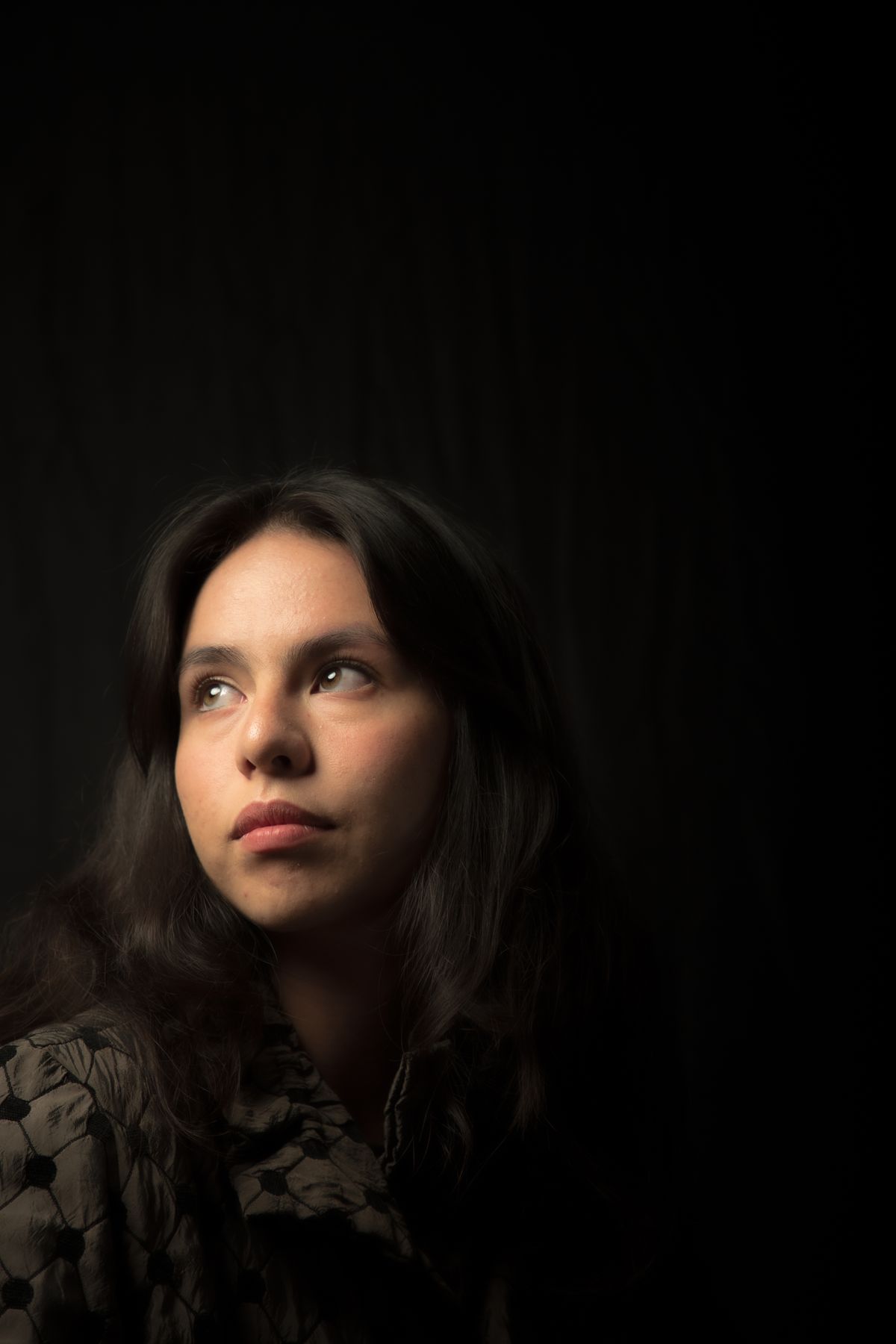 Portrait — Regard, lumière douce